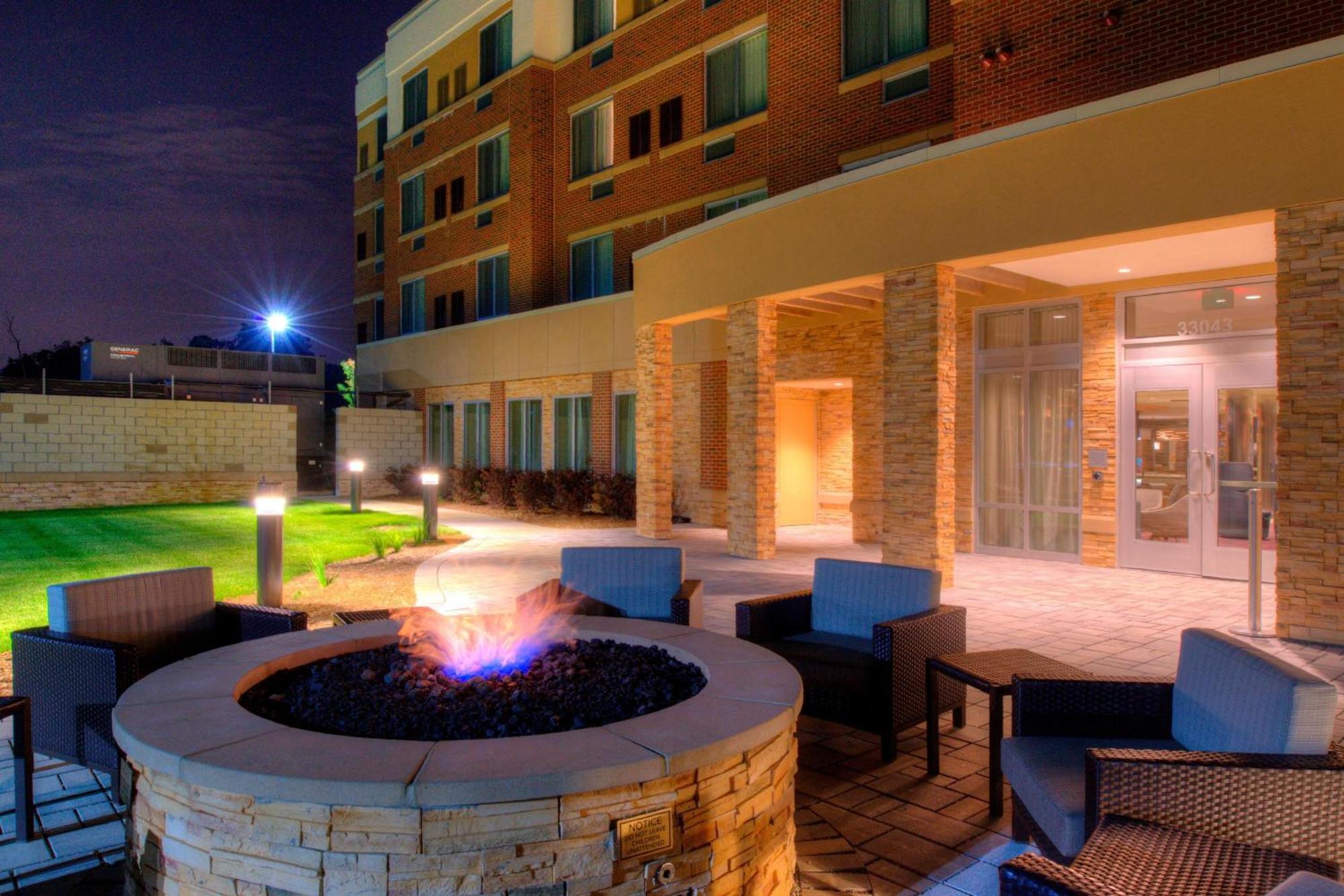 מלון פרמינגטון הילס Courtyard By Marriott Detroit Farmington מראה חיצוני תמונה