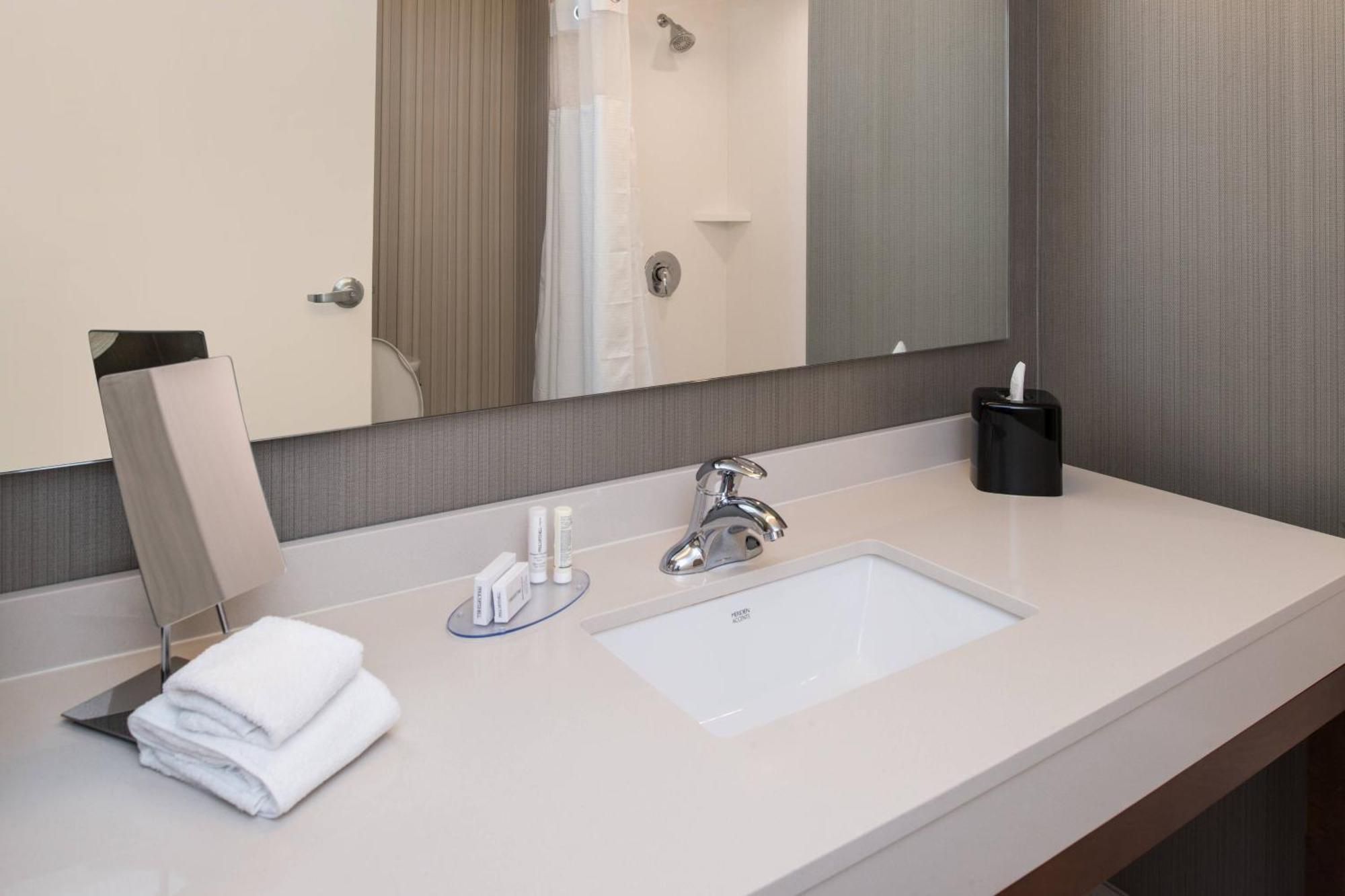 מלון פרמינגטון הילס Courtyard By Marriott Detroit Farmington מראה חיצוני תמונה