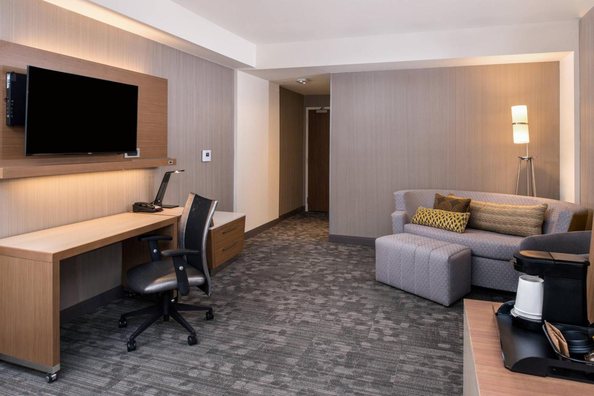 מלון פרמינגטון הילס Courtyard By Marriott Detroit Farmington מראה חיצוני תמונה