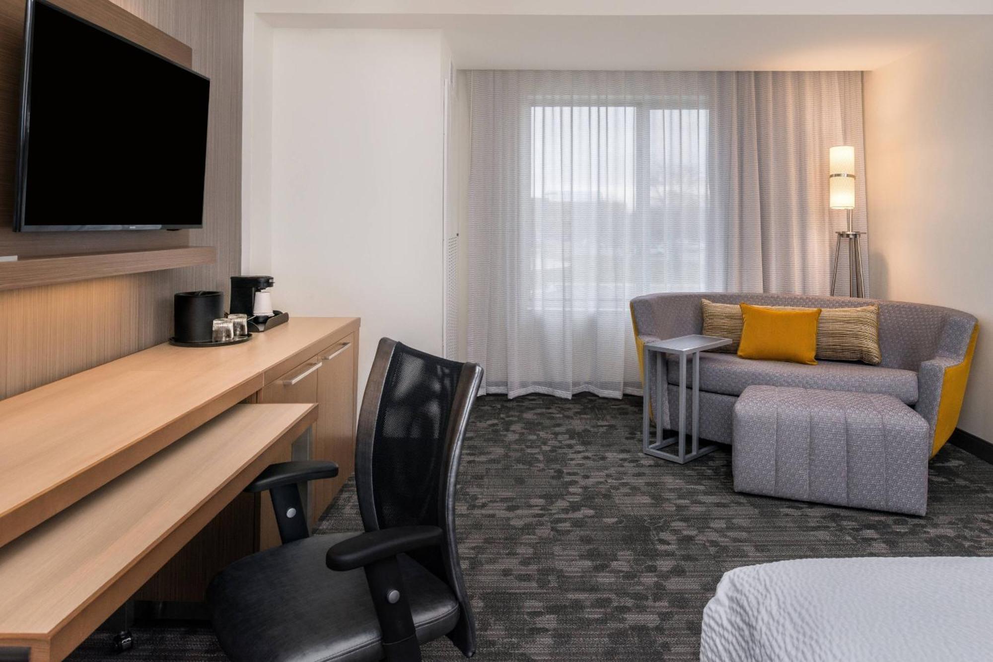 מלון פרמינגטון הילס Courtyard By Marriott Detroit Farmington מראה חיצוני תמונה